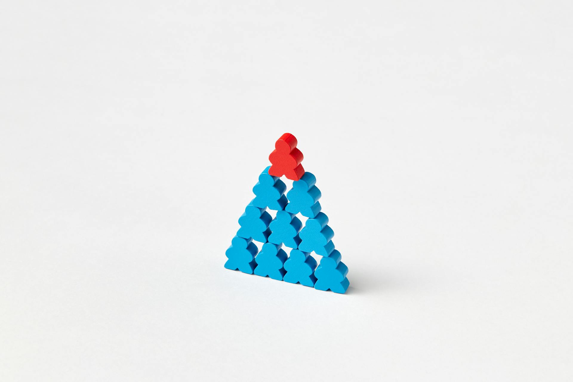 Криптомошенник, который купил 20 Феррари на деньги инвесторов, сел в тюрьму на 20 лет